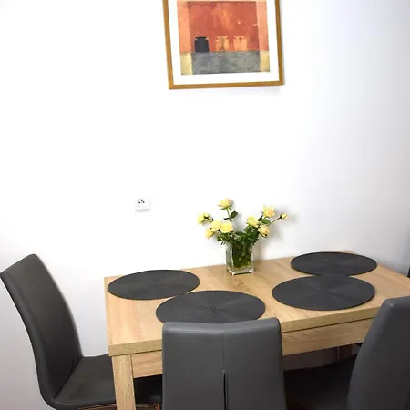아파트 Apartament Baza 폴라니카-즈루이